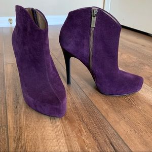 Jessica Simpson plum suede high heel platform boots 6